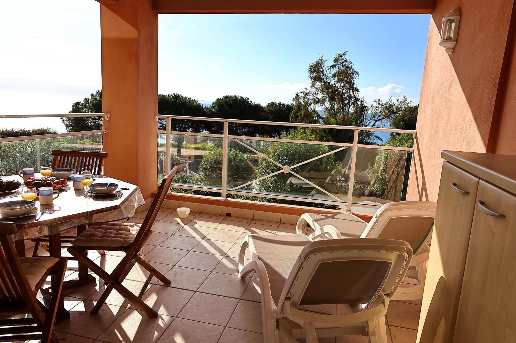 Superbe T2 Vue Mer - Piscine & Plage A 100M Ajaccio  Exteriér fotografie